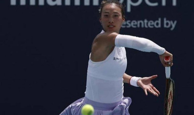 郑钦文再战萨巴伦卡，这一次“翻山”之战胜算几成？