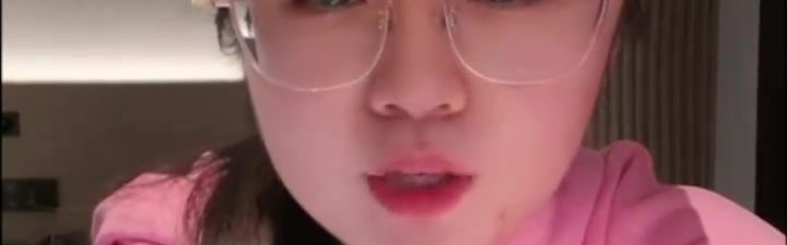 谈球吧体育官网入口战鹰直播模仿柯洁，柯洁评论切片：这行为什么意思？我和她熟吗？