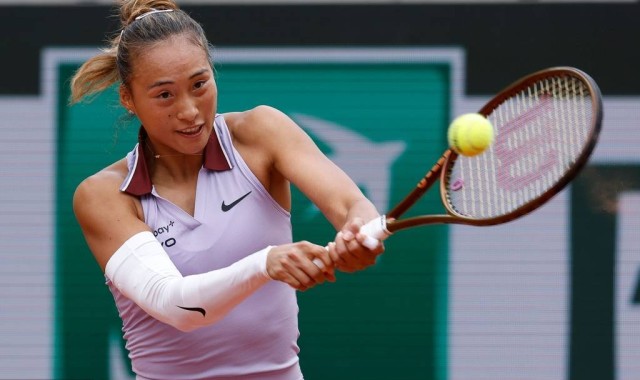 法网：郑钦文直落两盘胜阿朗戈 第八次进大满贯32强