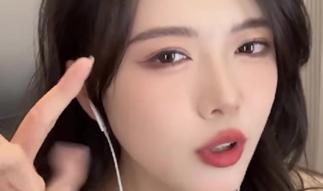 谈球吧体育官网入口骆歆直播大谈择偶:以后要找会照顾我的人 不想当妈想当女儿