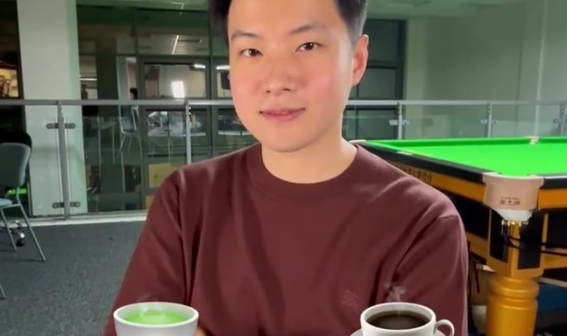 谈球吧体育官网入口赵心童快问快答：奥沙利文&丁俊晖选丁俊晖，上海&谢菲尔德选上海