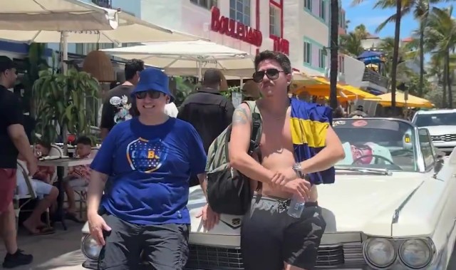 谈球吧博卡球迷在海滩为球队助威，遇河床球迷嘲讽：你们倒在马德里了