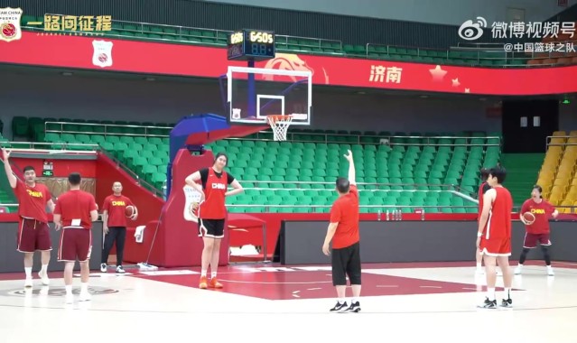 谈球吧(中国)官方网站上一场大胜46分！中国篮球之队官博晒女篮今日赛前训练视频