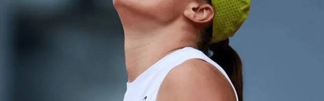 外媒传斯瓦泰克法网卫冕失败同费塞特分手，这则爆炸性信息可信？