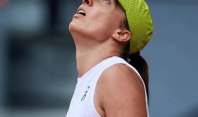 外媒传斯瓦泰克法网卫冕失败同费塞特分手，这则爆炸性信息可信？