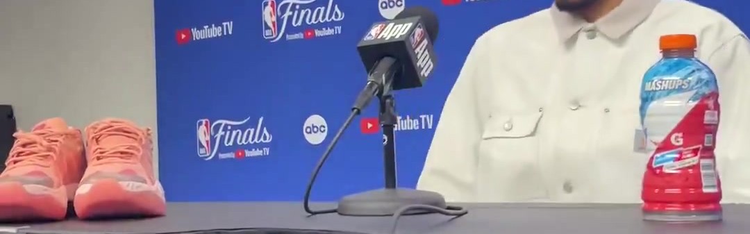 谈球吧体育app下载彪马：👍🏾哈利伯顿赛后采访 直接把个人1代签名鞋摆上桌面！