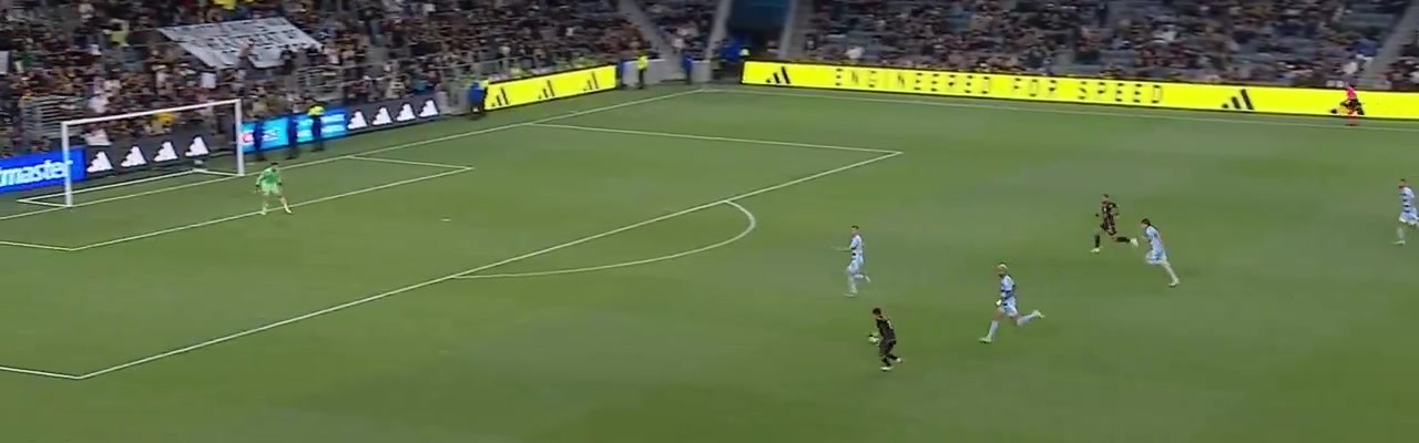 谈球吧(中国)官方网站38岁吉鲁本轮美职联替补出场破门，加盟洛杉矶FC以来33场5球2助