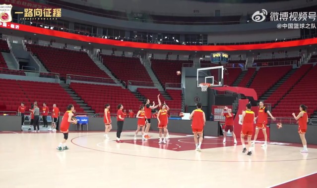 谈球吧体育app官网整装待发！中国篮球之队官博晒女篮今日赛前训练视频
