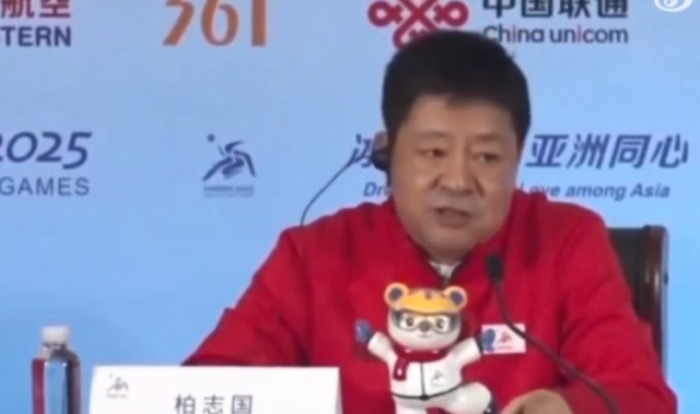 谈球吧体育官网入口亚冬会发言人谈谷爱凌退赛:非常遗憾 但赛事有1200余名选手参赛