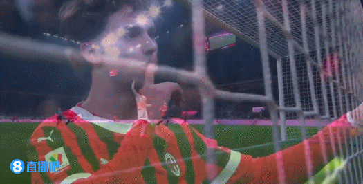 谈球吧体育app官网送全场晚安😴菲利克斯米兰首秀破门，滑跪+噤声手势+晚安庆祝