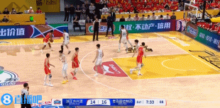 谈球吧官网登录入口杨瀚森呢🤔？吕俊虎四分半钟三次犯规被换下 换上的是纪卓