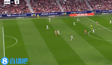 谈球吧体育app下载朱利亚诺-西蒙尼右路传中，后点索尔洛特力压对手炮弹头槌破门！