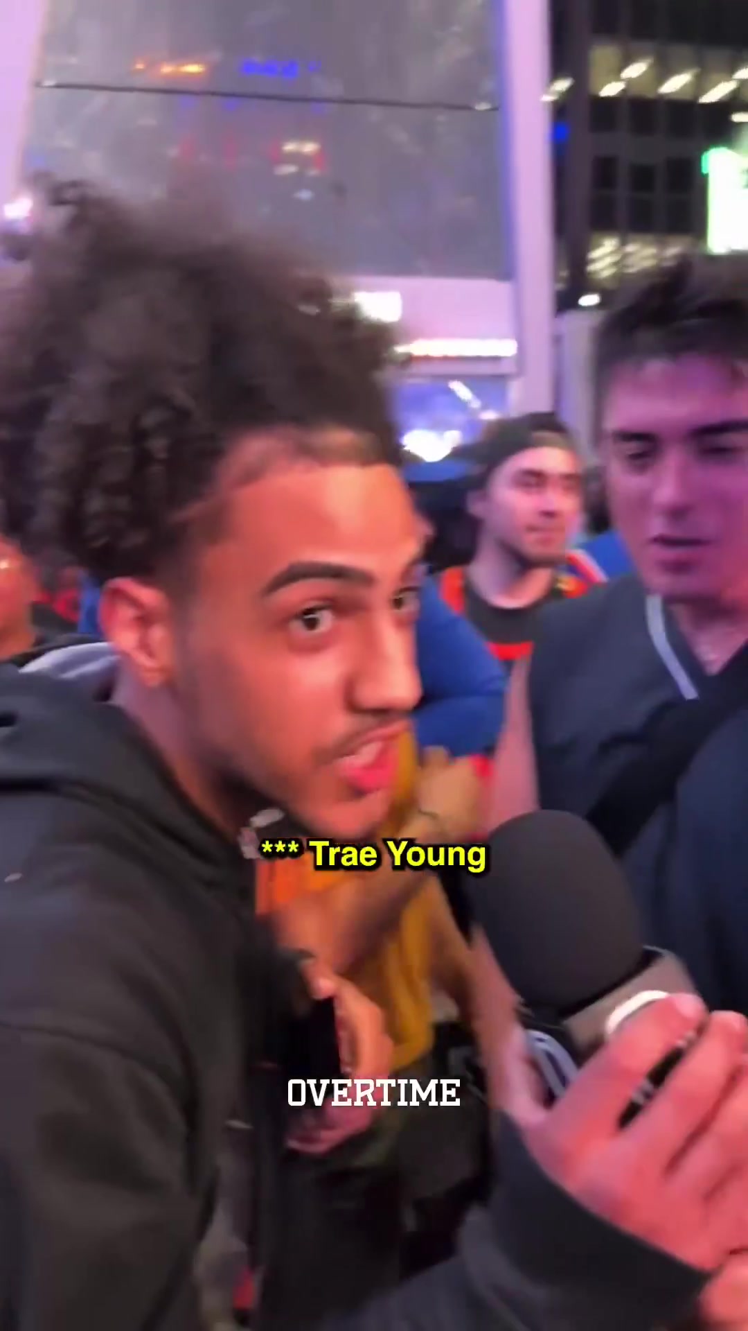 谈球吧官网登录入口😂纽约还是忘不了他们的市长！赢球后的尼克斯球迷：法克吹羊！