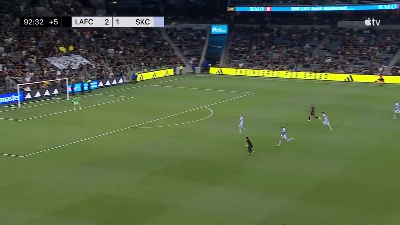 谈球吧(中国)官方网站38岁吉鲁本轮美职联替补出场破门，加盟洛杉矶FC以来33场5球2助