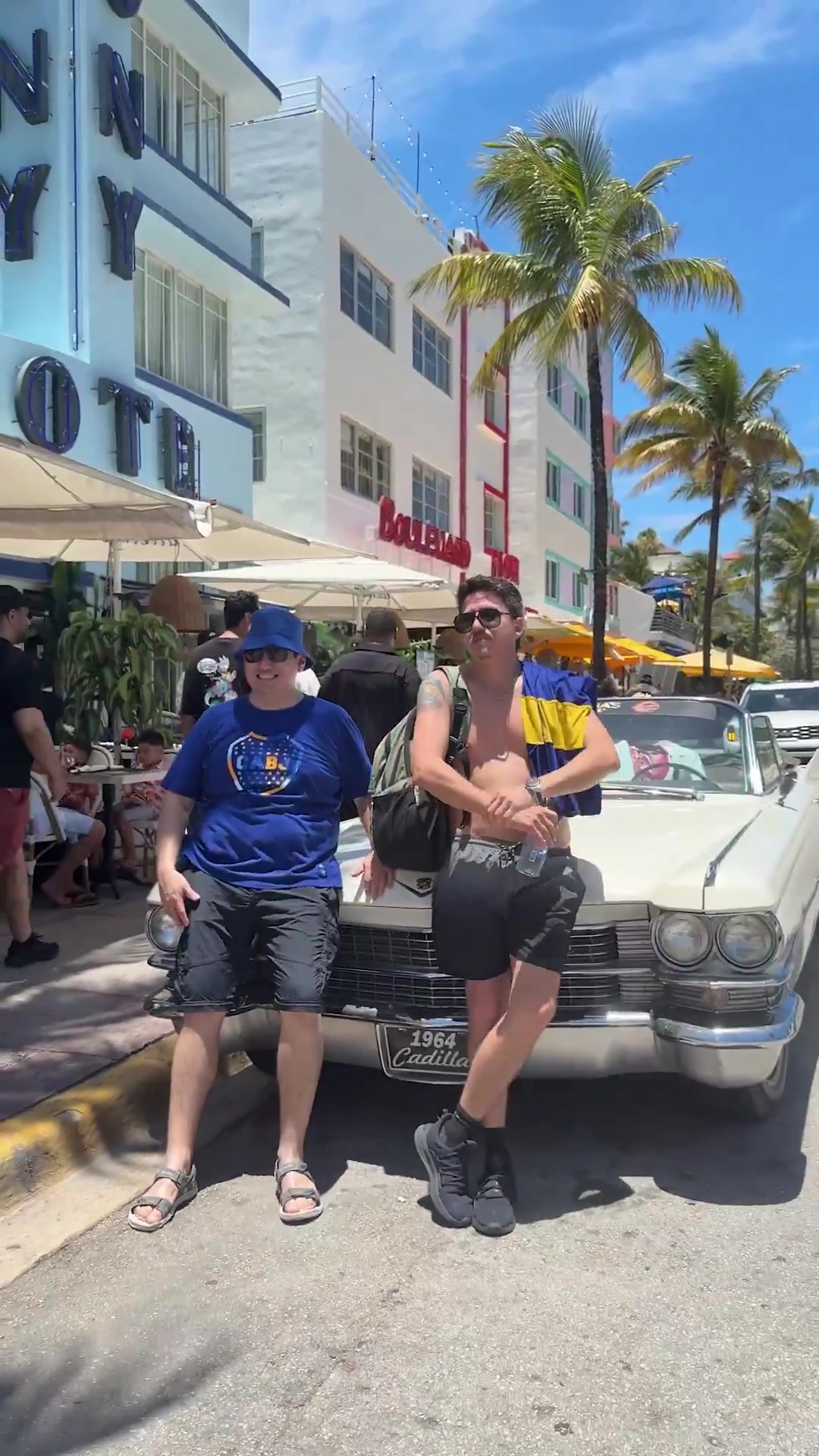 谈球吧博卡球迷在海滩为球队助威，遇河床球迷嘲讽：你们倒在马德里了